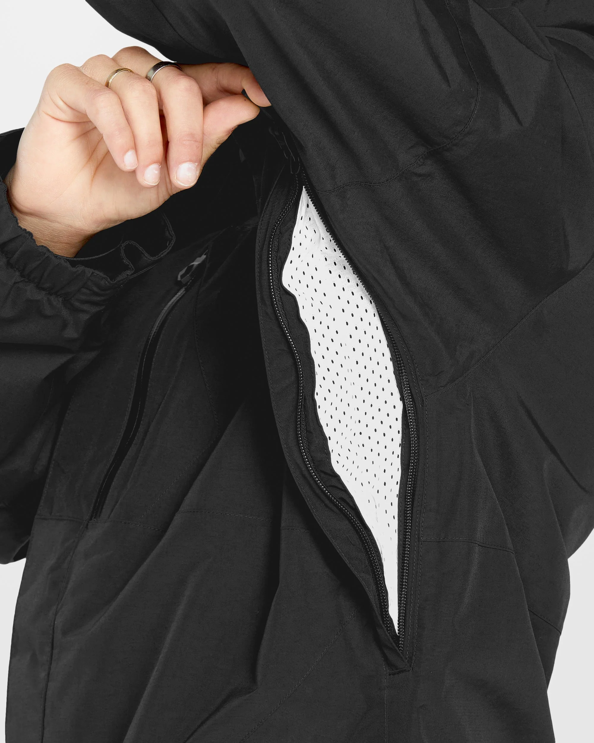 L Insulated Gore-Tex Jacke - Black - Image 6