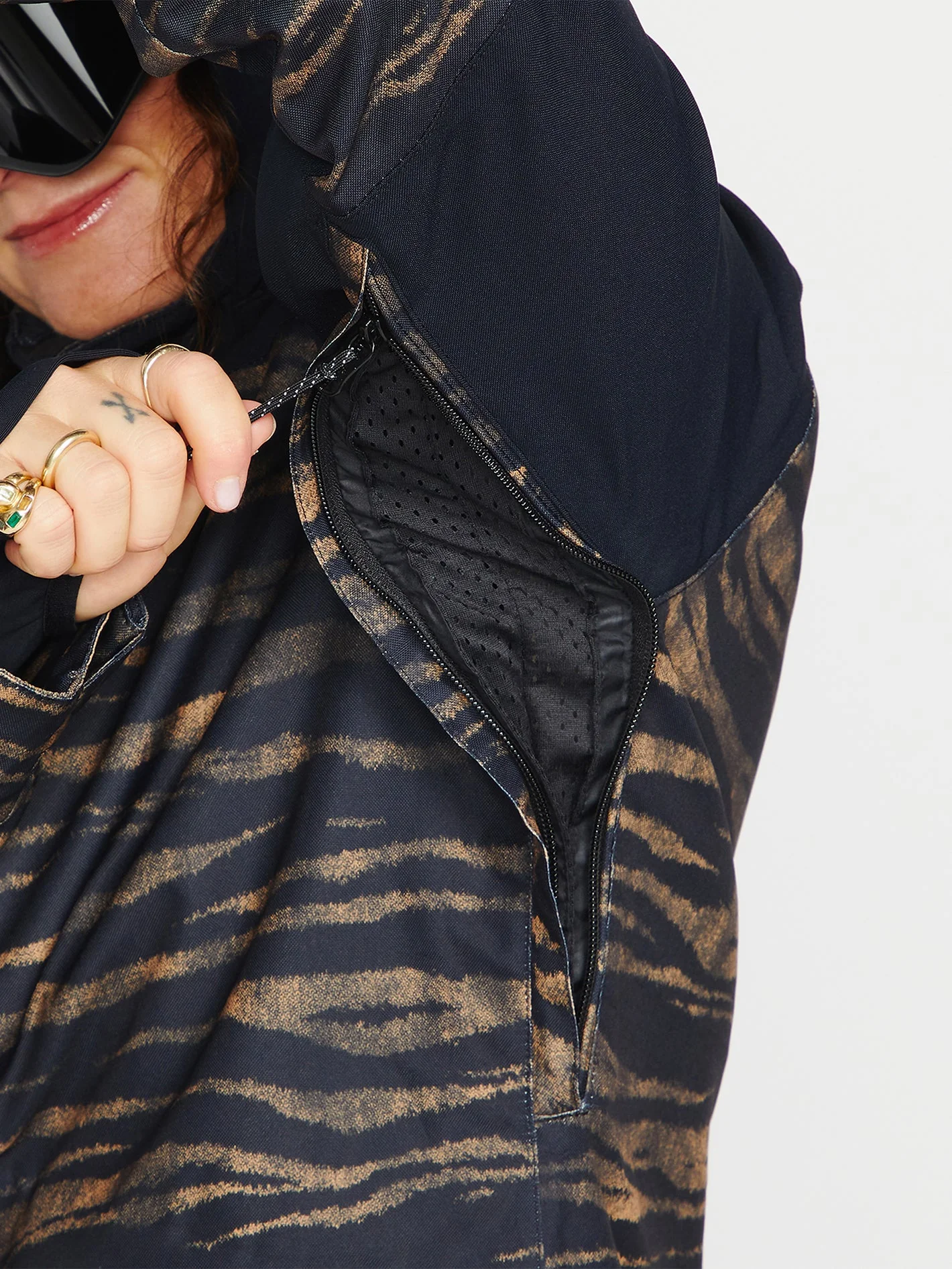 Shelter 3D Stretch Jacket - Tiger Print - Image 10
