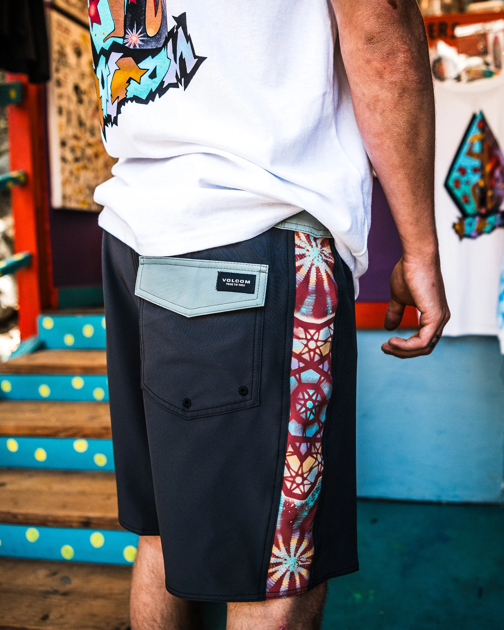 Star Shields Mod 18" Boardshorts - Stealth - Image 4