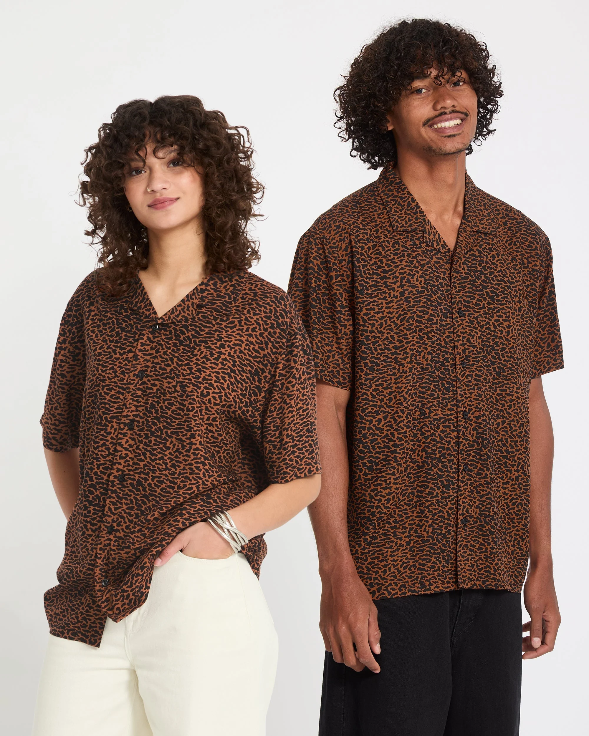 Utopias Print Hemd - Brown Horn - Image 11